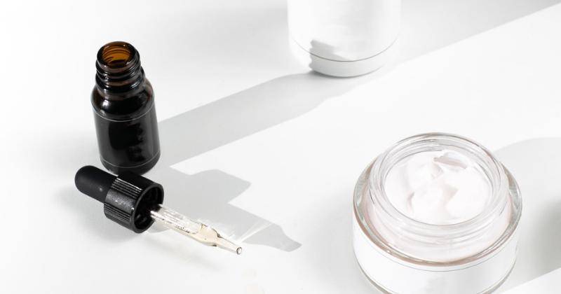 8 Rekomendasi Skincare dengan Bahan Sulfur, Atasi Jerawat